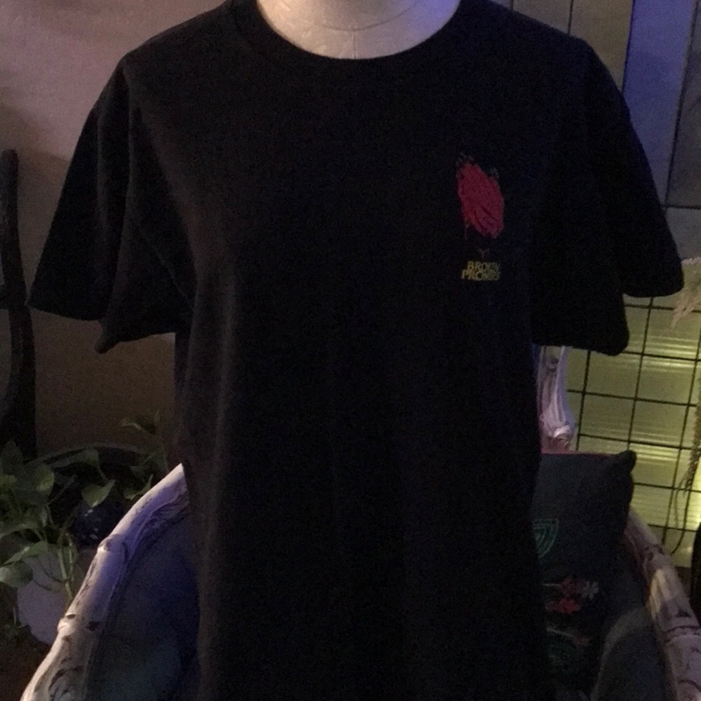 Broken promises brand graphic T-shirt